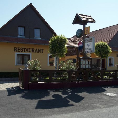 Frisko Panzio Bed & Breakfast Zalakaros Bagian luar foto