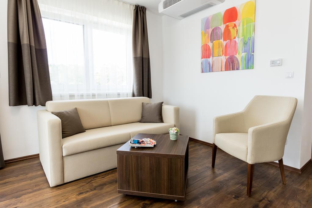 Frisko Panzio Bed & Breakfast Zalakaros Bagian luar foto