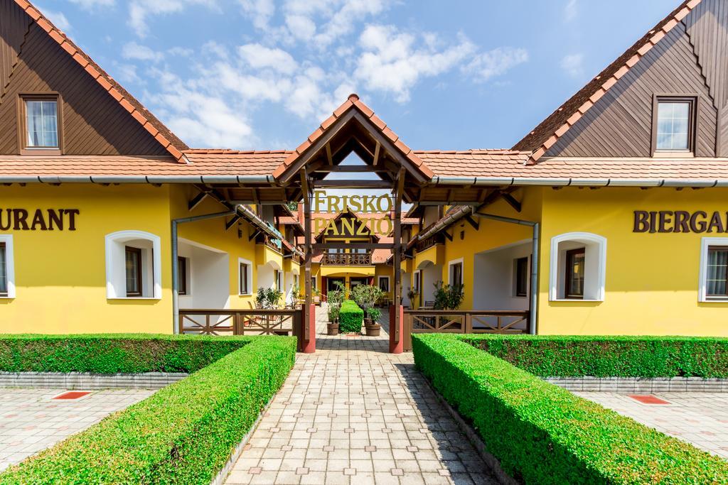 Frisko Panzio Bed & Breakfast Zalakaros Bagian luar foto