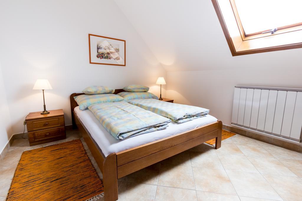 Frisko Panzio Bed & Breakfast Zalakaros Bagian luar foto