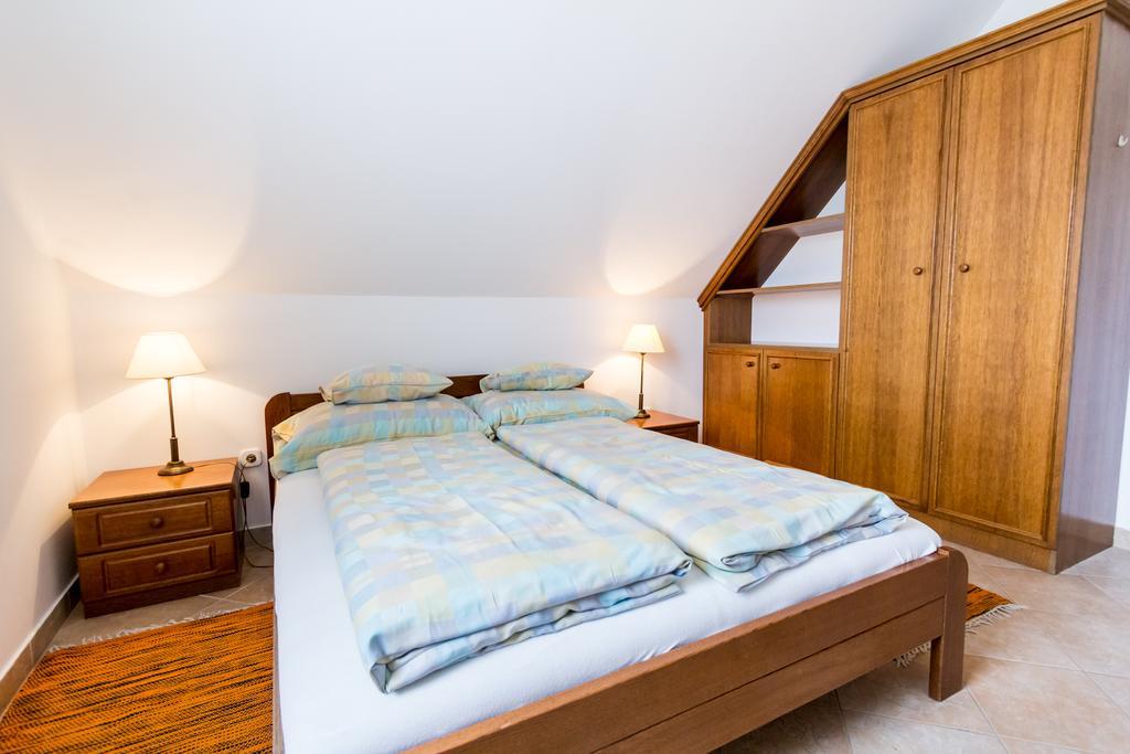 Frisko Panzio Bed & Breakfast Zalakaros Bagian luar foto
