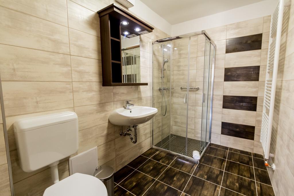 Frisko Panzio Bed & Breakfast Zalakaros Bagian luar foto